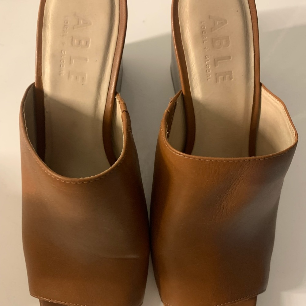 Able heels